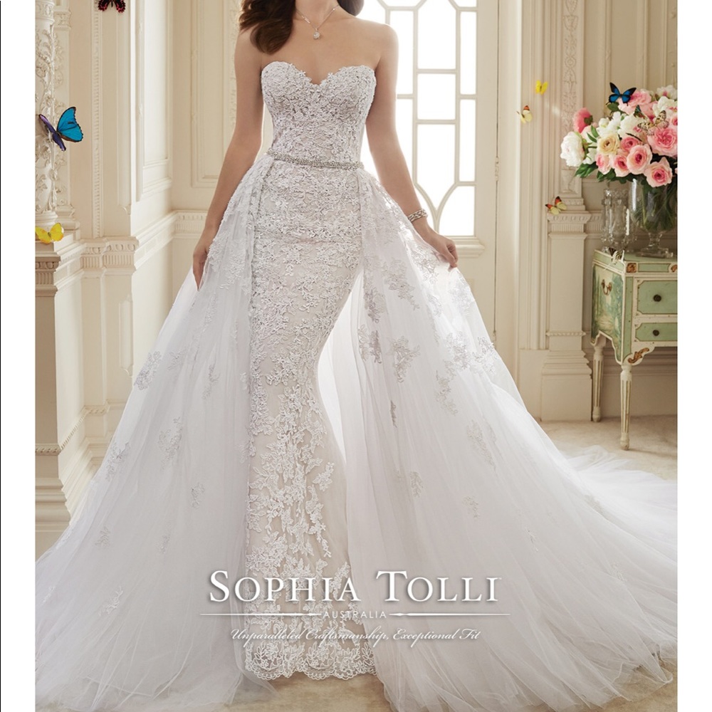 Wedding dress